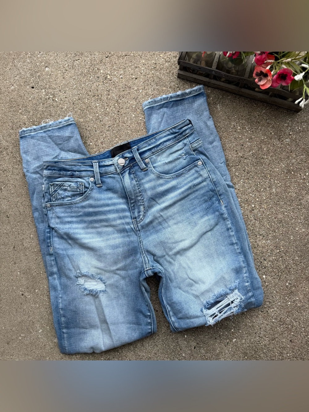 Buckle Black Distressed High Rise Jeans Size 28 - Mom Jean